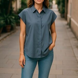 5 for $25!! Bongo Hidden Button, Button Down, Cap Sleeve Blue Blouse